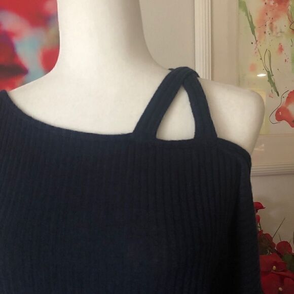 Cold Shoulder Dark Navy Sweater M - Picture 6 of 8